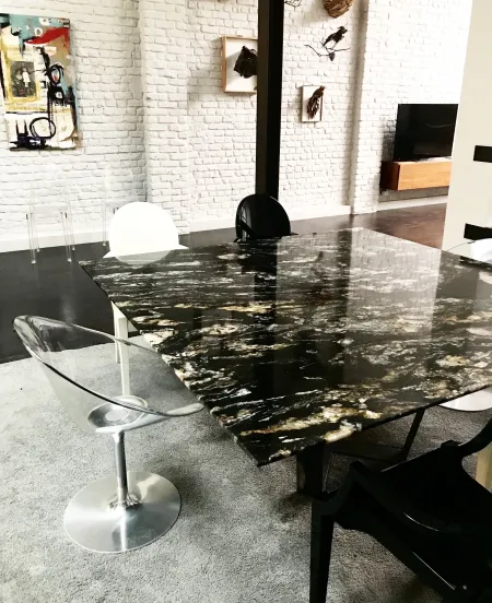 Table salle à manger granit black forest