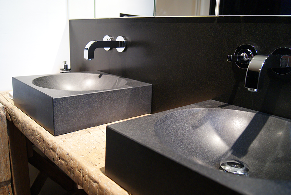 Creation bathroom black granit Ateliers SANSONE Mouvaux