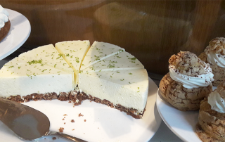 Pablo et Valentina marbre blanc pâtisseries confiture choux