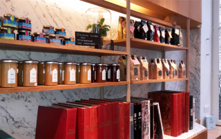 Pablo et Valentina Mur en marbre blanc